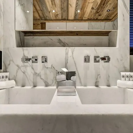 Cinematic Mountain Retreat: Chalet Films Escape Chalet *