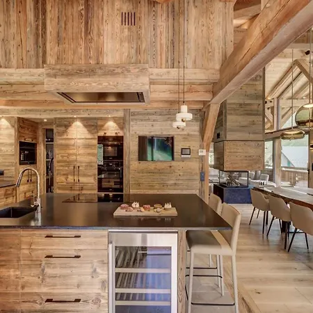 Cinematic Mountain Retreat: Chalet Films Escape
