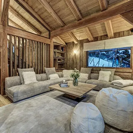 Cinematic Mountain Retreat: Chalet Films Escape *